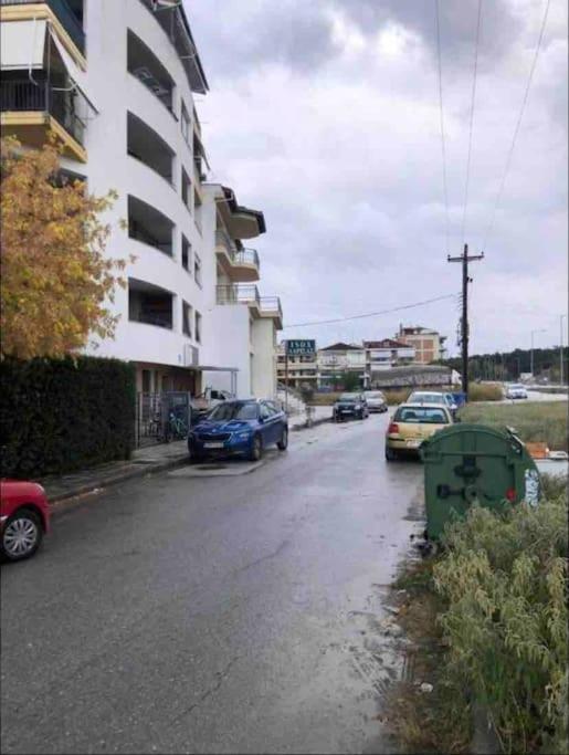 Larisa City Ap 5 With Parking Exterior photo